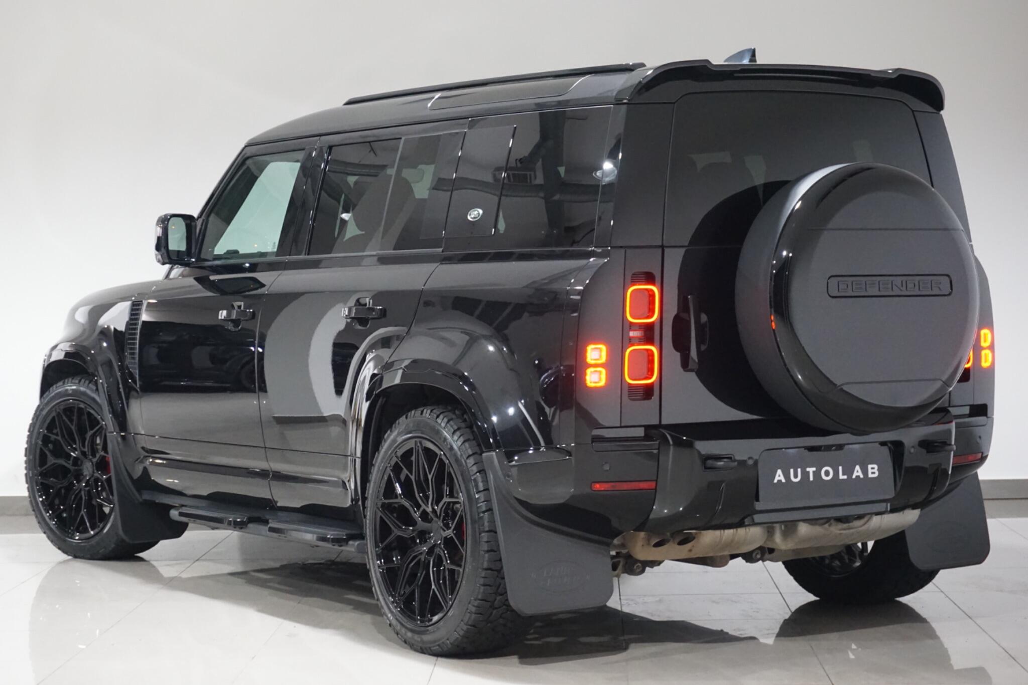 Land Rover Defender 110 3.0 D300 MHEV X-Dynamic HSE Auto 4WD Euro 6 (s/s) 5dr